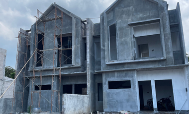 DIJUAL UNIT VILLA 2 LANTAI DENGAN SWIMMING POOL EKSLUSIF BISA KPR