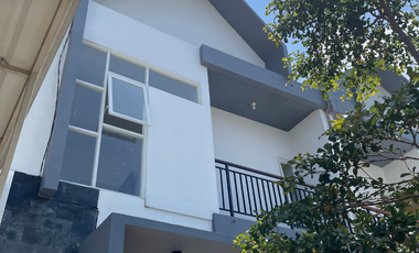 DIJUAL UNIT VILLA 2 LANTAI DENGAN SWIMMING POOL EKSLUSIF BISA KPR