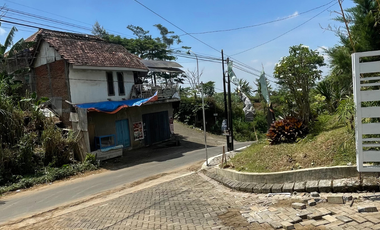 DIJUAL UNIT VILLA 2 LANTAI DENGAN SWIMMING POOL EKSLUSIF BISA KPR