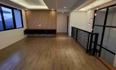 Brand New Elegant House with Dip Pool For Sale in Greenwoods Pasig-Cainta Village