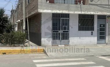 VENTA DE CASA EN ESQUINA Y FRENTE A PARQUE EN LA VICTORIA DE CHICLAYO