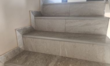 venta casa esquinera con 3 locales y una unidad de vivienda