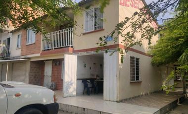 venta casa esquinera con 3 locales y una unidad de vivienda