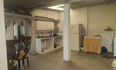 venta casa esquinera con 3 locales y una unidad de vivienda