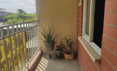 venta casa esquinera con 3 locales y una unidad de vivienda