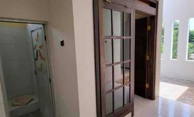 Rumah 2 lantai solo punggawan