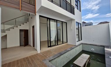 VILLA FOR SALE READY UNIT IN COMPLEX NUSA DUA