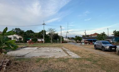 ขายที่ดิน 8 แยก อำเภอเมืองนครปฐม ติดถนน 2 ด้าน ร่มรื่น บรรยากาศดี ใกล้ราชภัฎนครปฐม