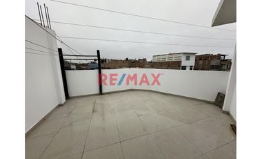 🏡 Casa En Venta En Esquina Frente A Parque San Miguel -Pisco-Ica