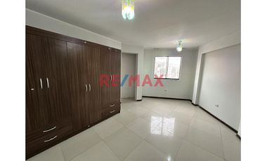 🏡 Casa En Venta En Esquina Frente A Parque San Miguel -Pisco-Ica