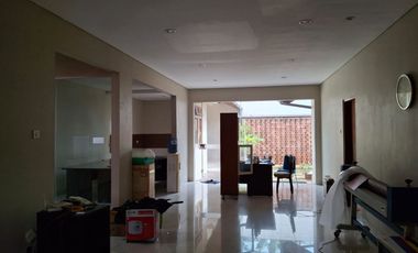 TURUN HARGA DIJUAL RUMAH SIAP HUNI BERLOKASI DI GRIYA LOKA BSD