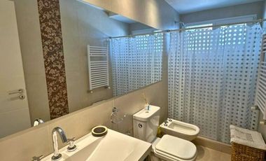 VENDO CASA CON VISTA AL MAR + PILETA. LAS GRUTAS. PLAYA SERENA.