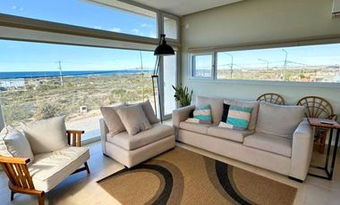 VENDO CASA CON VISTA AL MAR + PILETA. LAS GRUTAS. PLAYA SERENA.