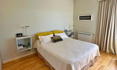 VENDO CASA CON VISTA AL MAR + PILETA. LAS GRUTAS. PLAYA SERENA.