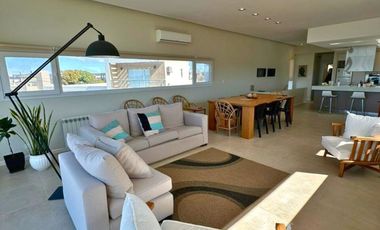 VENDO CASA CON VISTA AL MAR + PILETA. LAS GRUTAS. PLAYA SERENA.