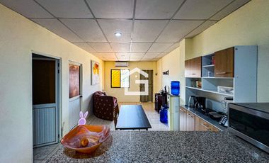 Casa con departamentos y locales Comerciales en Venta, Machala