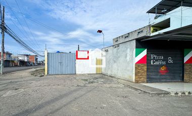 Casa con departamentos y locales Comerciales en Venta, Machala