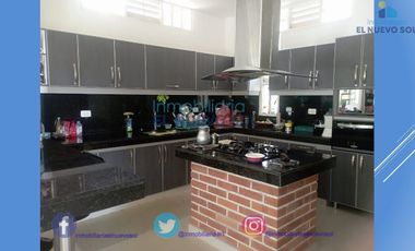 ¡¡HERMOSA CASA CAMPESTRE EN VENTA CON ACABADOS DE LUJO Y MUY CERCA AL PUEBLO DE RESTREPO!!META