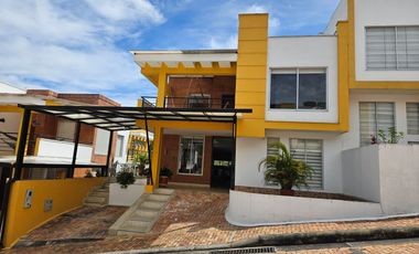 📌SE VENDE CASA DE DOS PISOS EN CONDOMINIO DE MONIQUIRÁ BOYACÁ