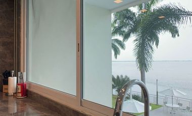 SAMBORONDON, ISLA MOCOLI, BLUEBAY, VENDO  DEPARTAMENTO PLANTA BAJA.