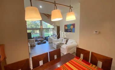 Parcela de 5.000 M2 con Hermosa Casa con 5D y 5B, Sector Metreñehue, Pucón