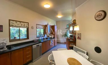 Parcela de 5.000 M2 con Hermosa Casa con 5D y 5B, Sector Metreñehue, Pucón