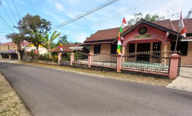 Rumah Bagus 604 m2 Pinggir Jalan di Tanjungkerta Sumedang Dijual Murah