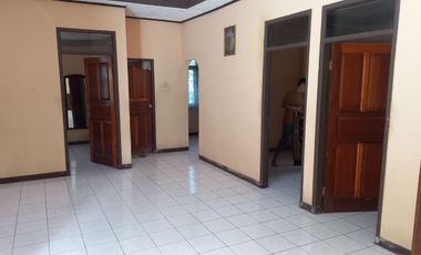 Rumah Bagus 604 m2 Pinggir Jalan di Tanjungkerta Sumedang Dijual Murah