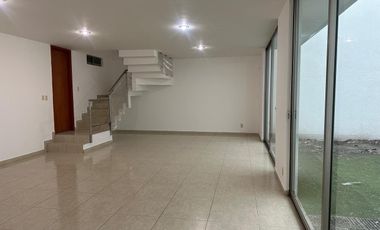Casa en Venta en Jardines de Bellavista con doble acceso de seguridad