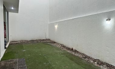 Casa en Venta en Jardines de Bellavista con doble acceso de seguridad