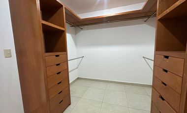 Casa en Venta en Jardines de Bellavista con doble acceso de seguridad