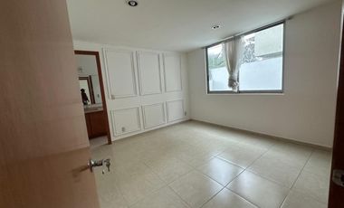 Casa en Venta en Jardines de Bellavista con doble acceso de seguridad