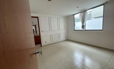 Casa en Venta en Jardines de Bellavista con doble acceso de seguridad