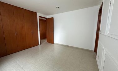 Casa en Venta en Jardines de Bellavista con doble acceso de seguridad