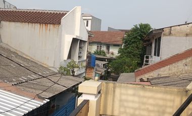 Disewakan Rumah Siap Huni Dan Semi Furnish Berlokasi Strategis