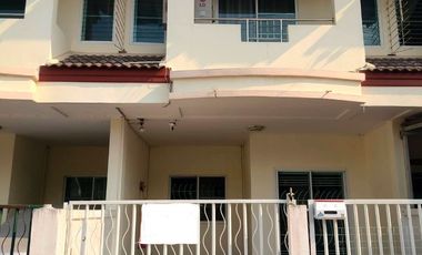2-Storey Townhome for Sale – Great location, convenient transportation, only 3 minutes to San Sai Luang Temple.