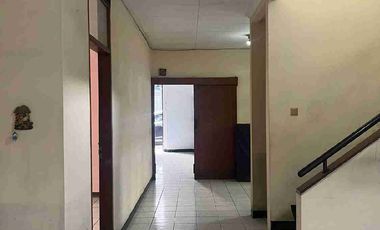 Rumah Ruko 2 Lantai Cocok untuk Bisnis/tempat Usaha Shm Di pusat kota Sayap Gardujati Kota Bandung