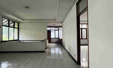 Rumah Ruko 2 Lantai Cocok untuk Bisnis/tempat Usaha Shm Di pusat kota Sayap Gardujati Kota Bandung