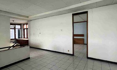 Rumah Ruko 2 Lantai Cocok untuk Bisnis/tempat Usaha Shm Di pusat kota Sayap Gardujati Kota Bandung