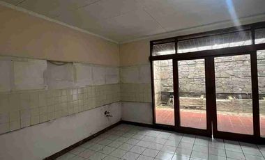 Rumah Ruko 2 Lantai Cocok untuk Bisnis/tempat Usaha Shm Di pusat kota Sayap Gardujati Kota Bandung