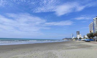 🏢 RENTO POR NOCHE PENTHOUSE & SUITE VISTA Y SALIDA AL MAR - PISO 12 (Tonsupa – Club Resort Pacífico – Playa Ancha.)