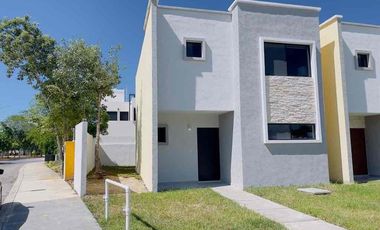 Casa en Venta Residencial en Cancún con alberca u áreas verdes