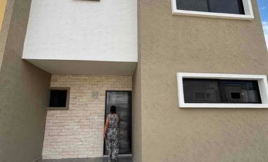 Casa en Venta Residencial en Cancún con alberca u áreas verdes