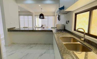 Casa en Venta Residencial en Cancún con alberca u áreas verdes