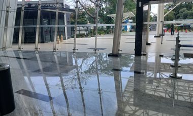 Disewakan: Lokasi Strategis untuk Pameran di Lobby Perkantoran TB Simatupang