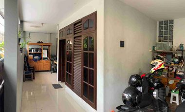 Dijual Cepat Rumah 2 Lantai Lokasi Strategis di Galaxy Kota Bekasi