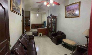 Dijual Cepat Rumah 2 Lantai Lokasi Strategis di Galaxy Kota Bekasi