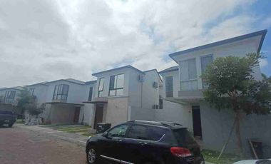 En Alquiler Casa en Urbanización Vilanova