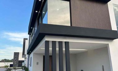 Casa en Venta en Punta Tiburón en esquina, en la Riviera Veracruzana