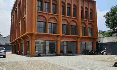 Gedung Baru Raya Ragunan RM Harsono Parkir 50 mobil